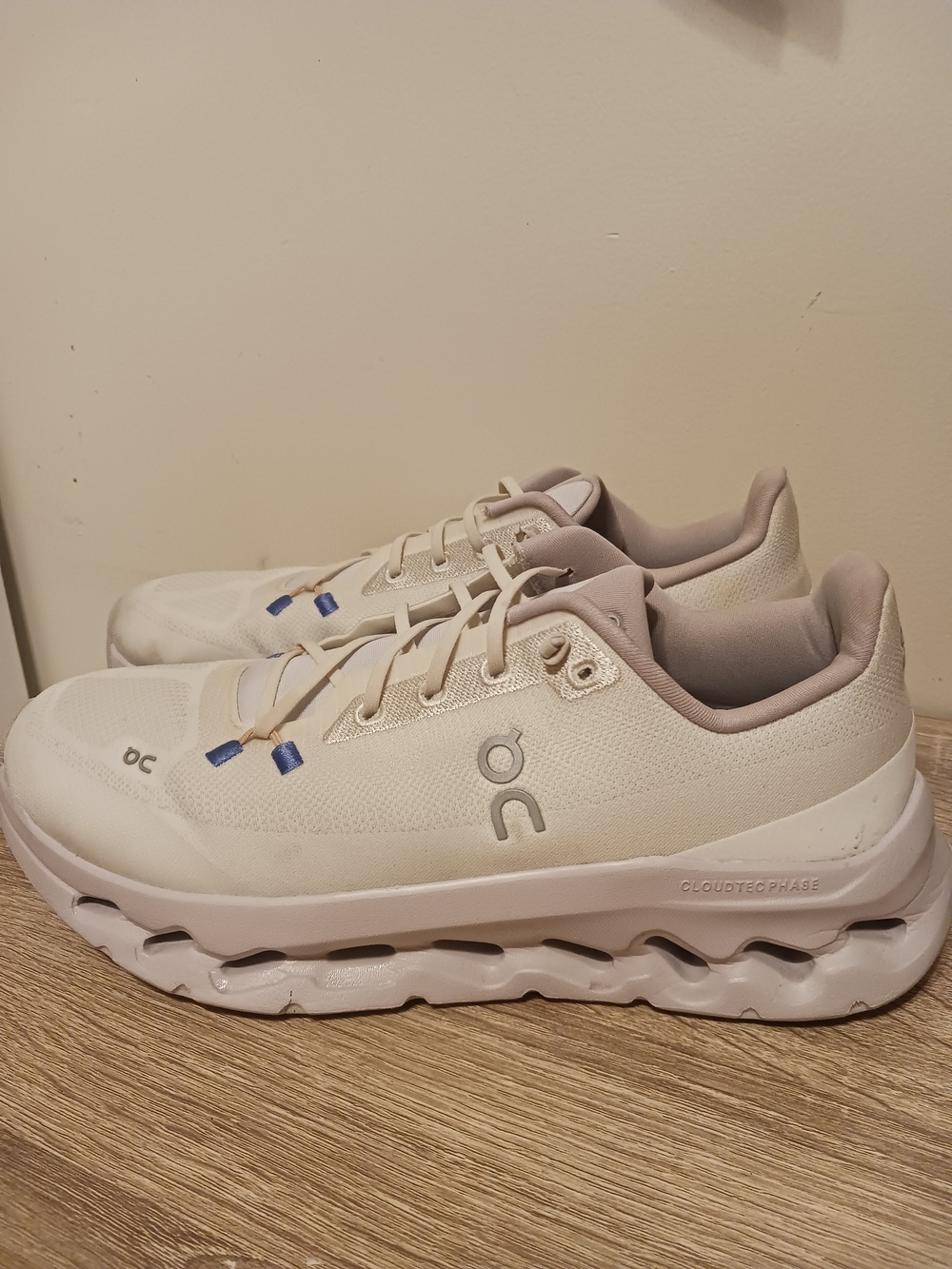 On Running Cloudtec Women's Off White Sneakers